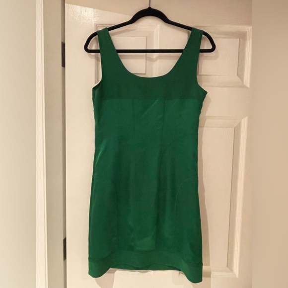 DVF Emerald green. Size 6 - Picture 2 of 3
